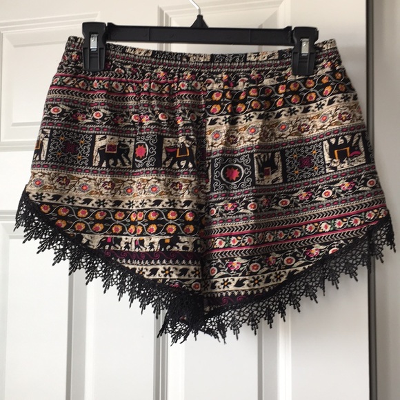 Patterned Shorts - Picture 2 of 4
